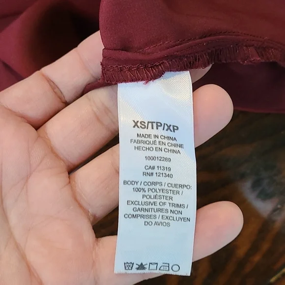 🦋 Dynamite Long Sleeve Dress - Picture 9 of 9